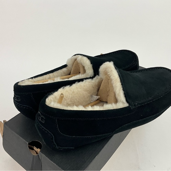 UGG Men’s Black Suede Loafers US size 16 NIB READ - Picture 5 of 10